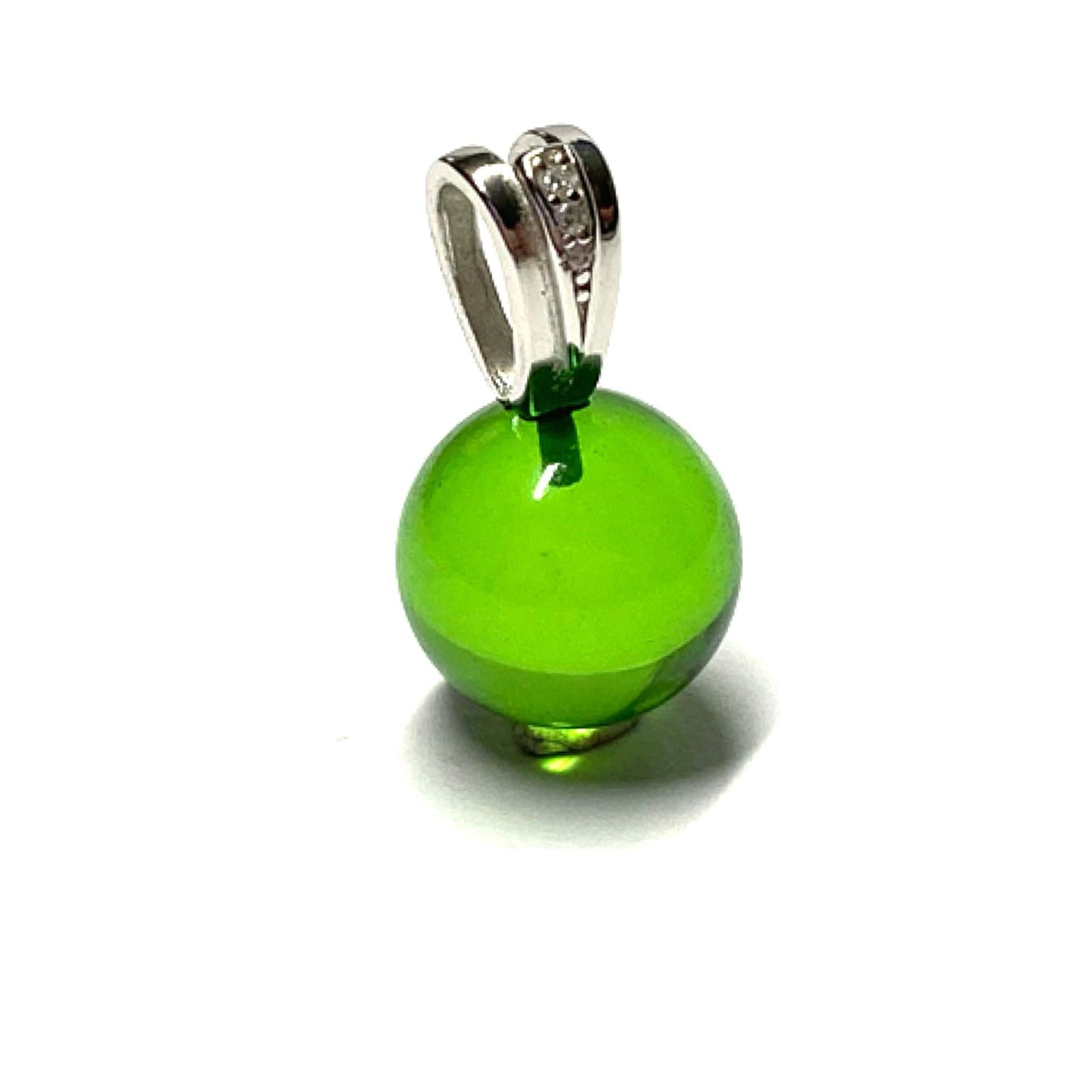 Silberanhänger 925/- rhodiniert karibischer Bernstein grün Kugel 12mm + Zirkonia Kettengleiter
