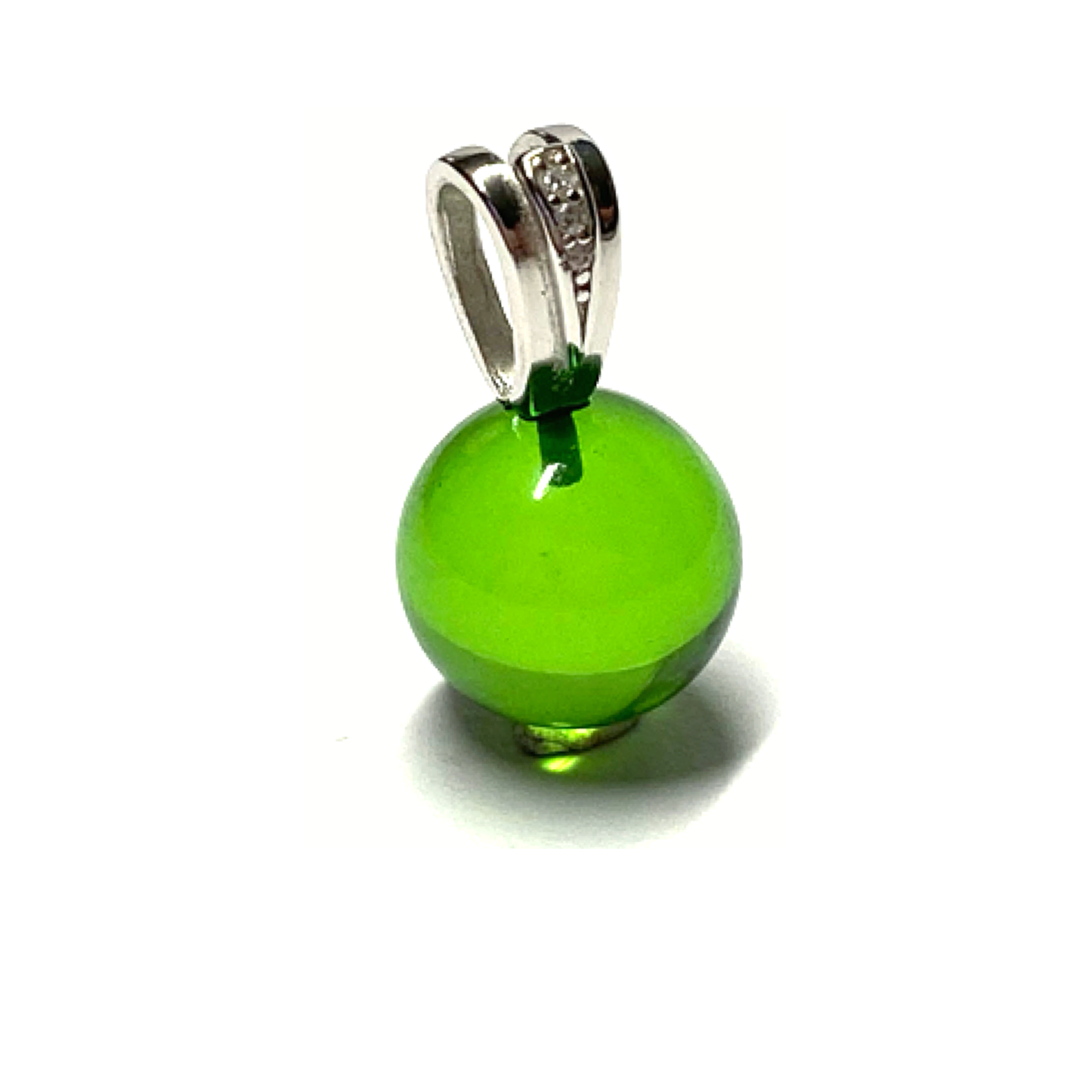 Silberanhänger 925/- rhodiniert karibischer Bernstein grün Kugel 12mm + Zirkonia Kettengleiter