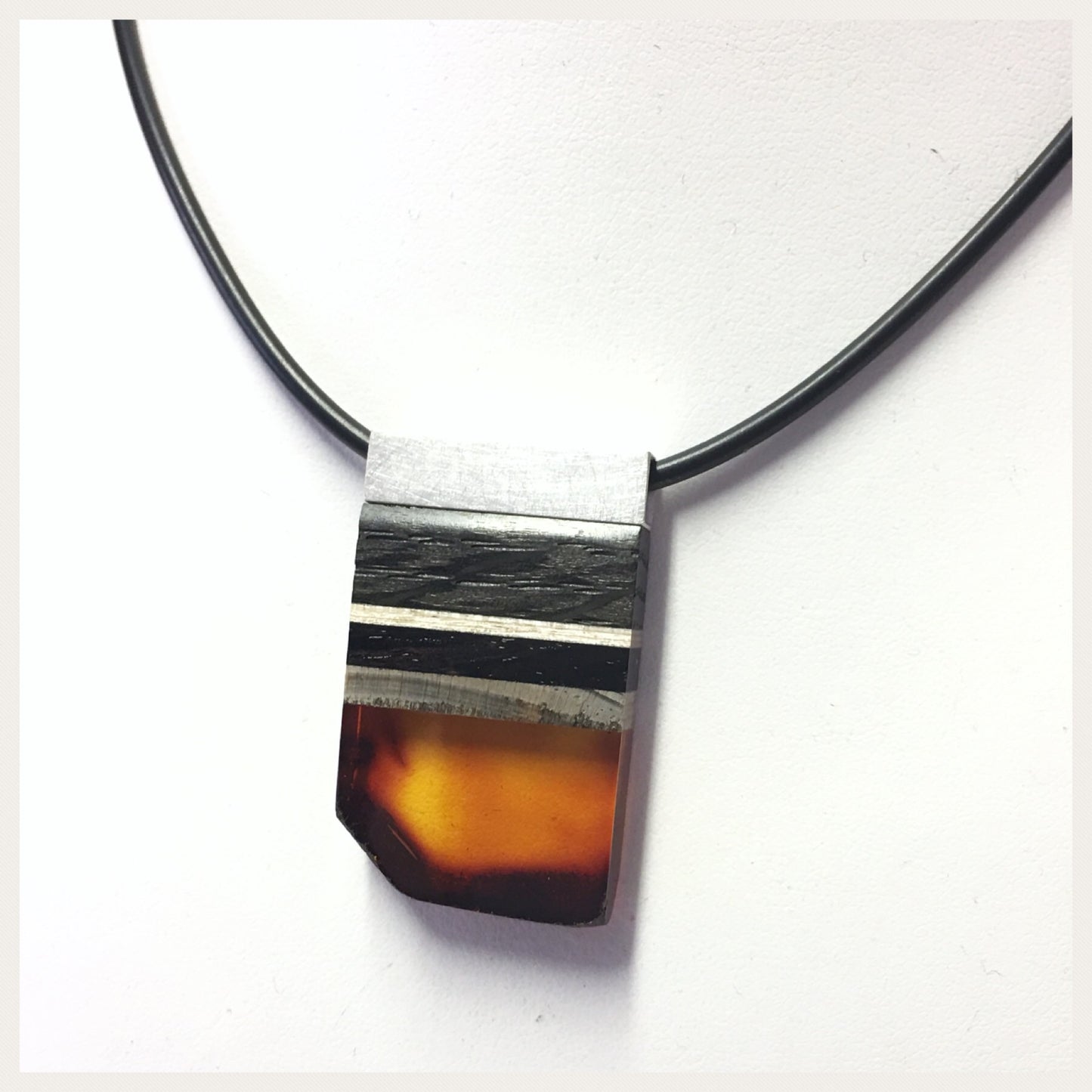 ausgefallener Anhänger mit Bernstein + Holz 925 Silber