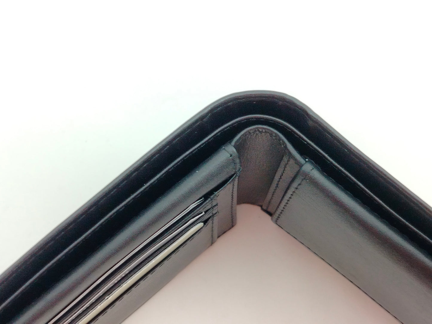 Flache Scheintasche aus Leder schwarz mit RFID-Schutz – handliche Herren Geldbörse