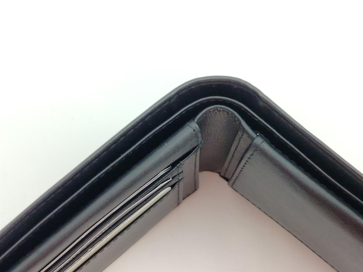 Flache Scheintasche aus Leder schwarz mit RFID-Schutz – handliche Herren Geldbörse